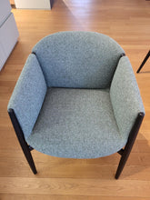Laden Sie das Bild in den Galerie-Viewer, Cor Stuhl "Kagu"
