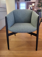 Laden Sie das Bild in den Galerie-Viewer, Cor Stuhl "Kagu"
