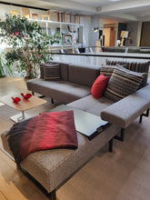 Laden Sie das Bild in den Galerie-Viewer, Franz Fertig Sofa "Takuma"
