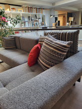 Laden Sie das Bild in den Galerie-Viewer, Franz Fertig Sofa "Takuma"

